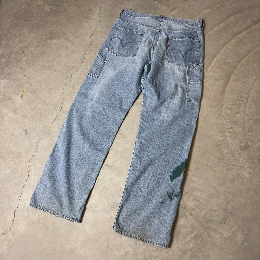 Levis levi carpenter